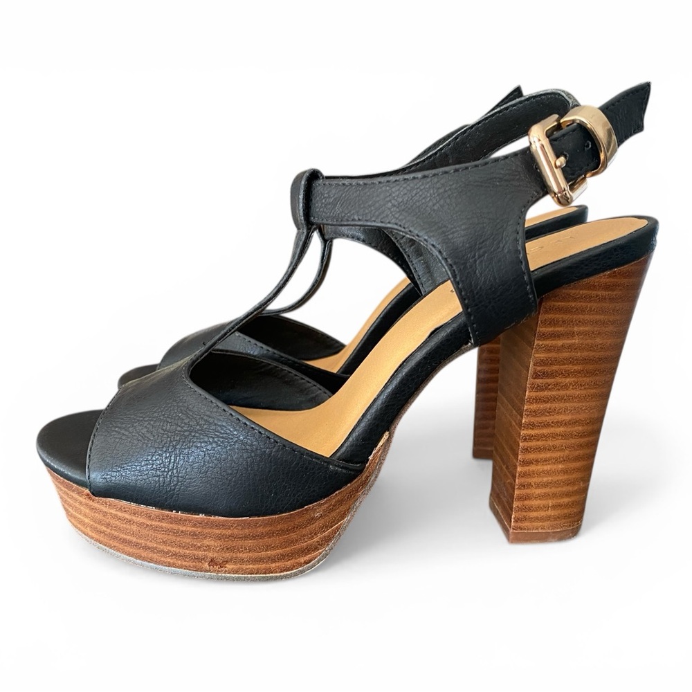 Le Chateau Black Leather Platform Heels (Size 8 US)